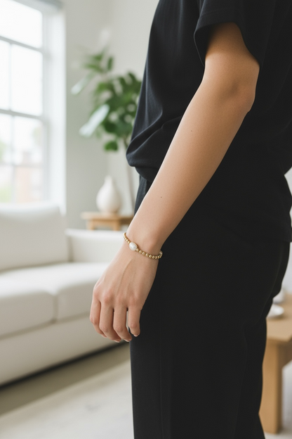 Jolleen ~ Gold Single Pearl Pattern 8.5mm Beaded Bracelet